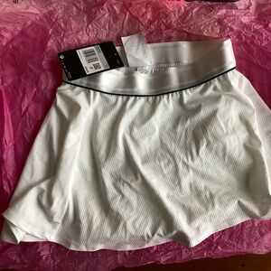 Nwt Nike tennis skirt new with tag size xs